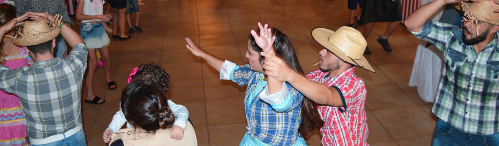 Brincadeiras juninas: casamento junino e a quadrilha